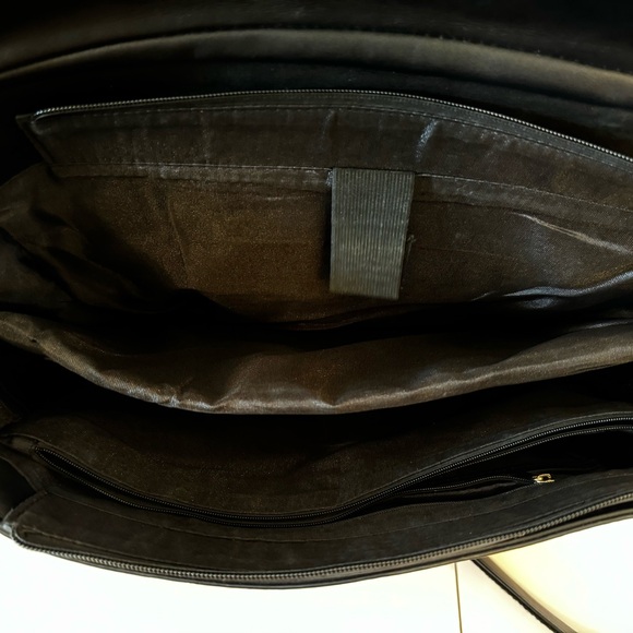 Oversized Large Travel Bag - Picture 9 of 10